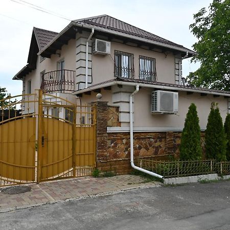 Bright And Cozy Home With Personal Terrace Chişinău Extérieur photo