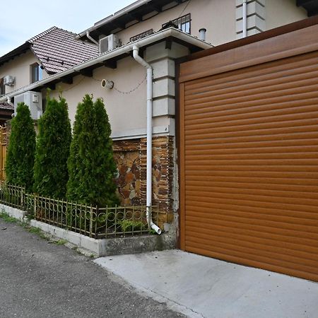 Bright And Cozy Home With Personal Terrace Chişinău Extérieur photo