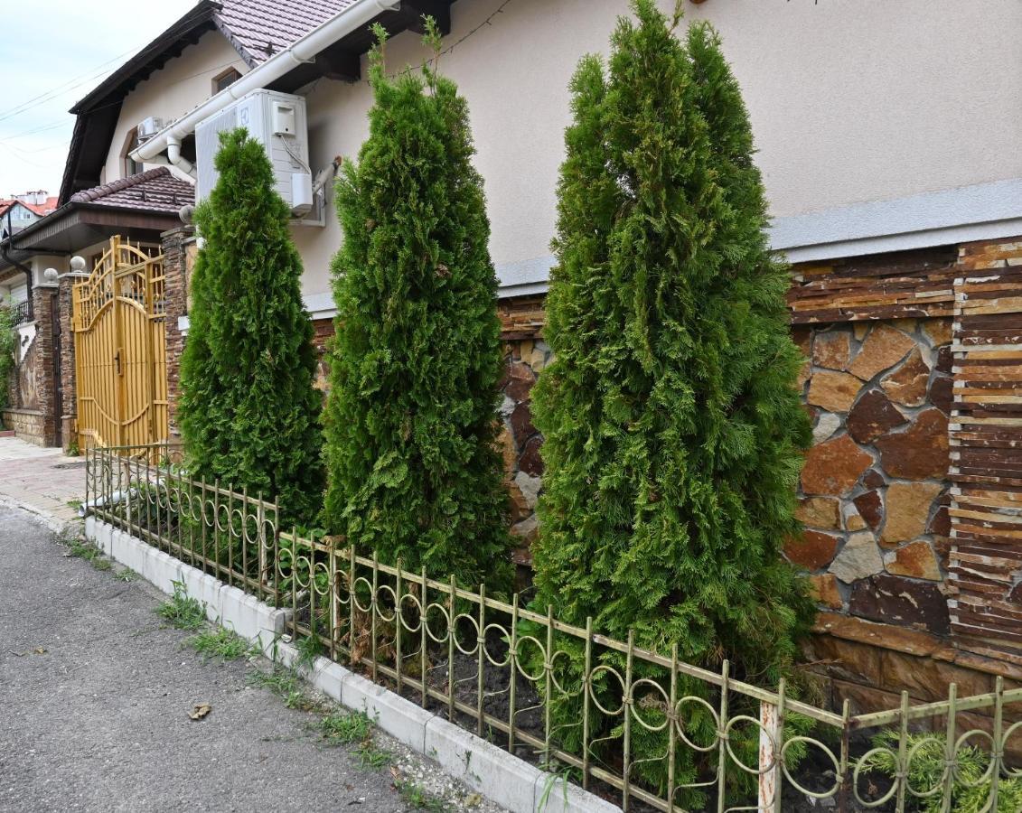 Bright And Cozy Home With Personal Terrace Chişinău Extérieur photo